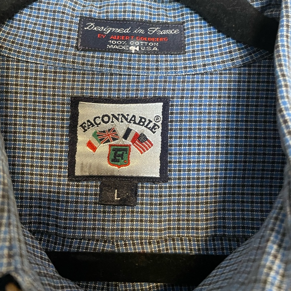 Facconable long sleeve button down size large